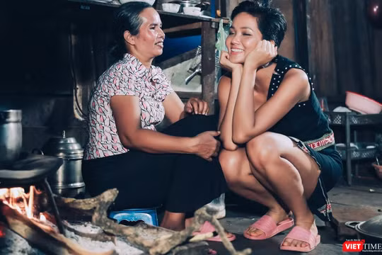 H' Hen Niê lọt top 5 Hoa hậu Hoàn Vũ Thế giới là một kỳ tích với người đẹp Việt