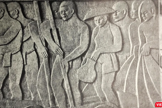 Bức phù điêu giá trị cần được "giải cứu" - Ảnh chụp gần bức phù điêu (lưu trữ IHNA)