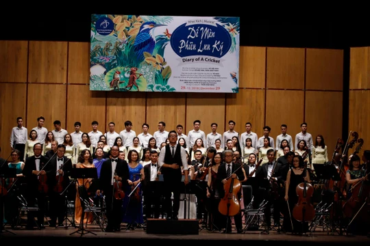 Cuộc phiêu lưu của chú dế lên sân khấu nhạc kịch 