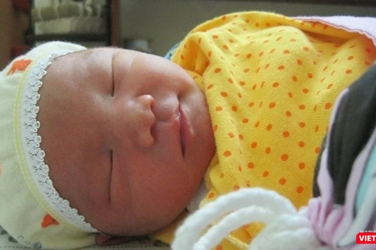 Con đến trên đời mang hạnh phúc, tiếng cười và niềm vui ngập tràn 