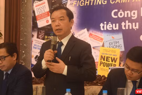 Ông Nguyễn Văn Phước - giám đốc First News Trí Việt đau đầu vì sách lâu 