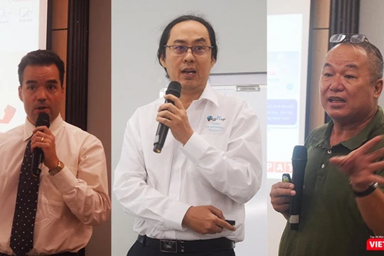 Ông Colin Blackwell đến từ Singapore, ông Chuyên Huỳnh trở về từ Pháp và ông Phí Anh Tuấn, chủ tịch HĐQT công ty TNHH tư vấn CNTT PAT