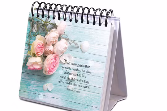 Chào năm mới với những trang sách để bàn thấm đẫm yêu thương 