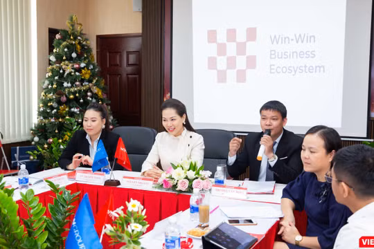 Ông Trương Văn Toản - Phó Giám đốc Win Home phát biểu tại cuộc gặp gỡ báo chí sáng 11/12