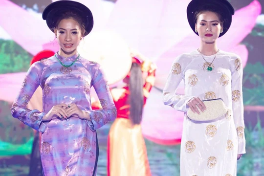 BST Tre Việt ba miền của NTK Việt Hùng