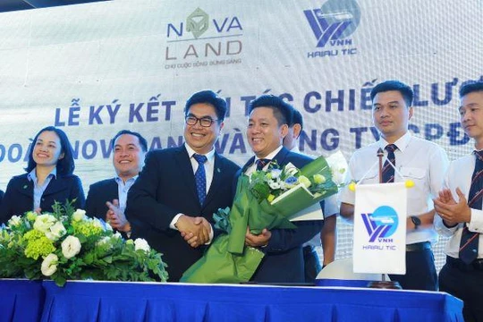 Ông Bùi Xuân Huy - Tổng giám đốc Novaland ký kết hợp tác cùng đối tác chiến lược Hải Âu chiều 7/3 