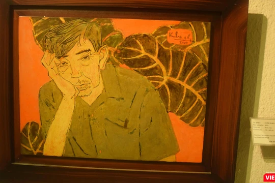 Tranh sơn mài "Chân dung họa sĩ Nguyễn Gia Trí" (do họa sĩ Kim Bạch thực hiện năm 2002) 