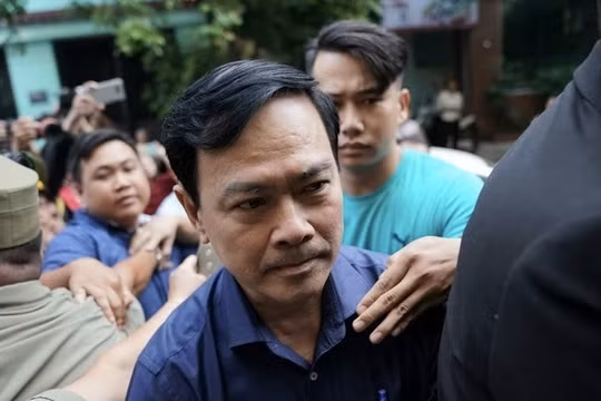 Bị cáo Nguyễn Hữu Linh đến TAND quận 4 sáng nay 23/8 (Ảnh: Ngọc Hân)