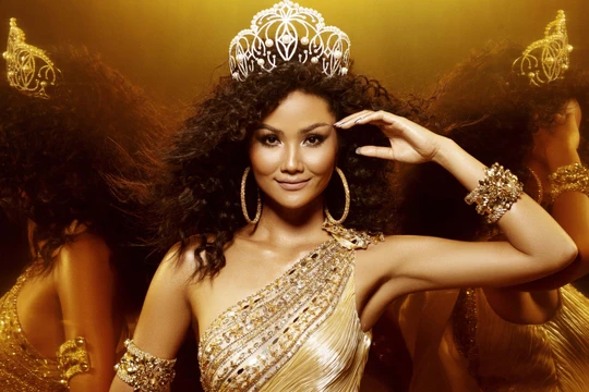 Chỉ còn vài ngày nữa, H'Hen Niê sẽ hết nhiệm kỳ 2 năm của đương kim Hoa hậu Hoàn vũ Việt Nam