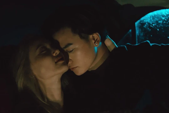 Ali Hoàng Dương xuất hiện với hình ảnh đã trưởng thành hơn (Ảnh cắt từ clip) 