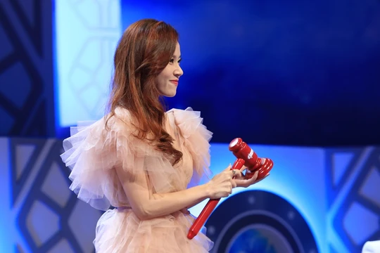 Midu được lựa chọn nắm giữ chiếc búa quyền năng ở tập đầu tiên 