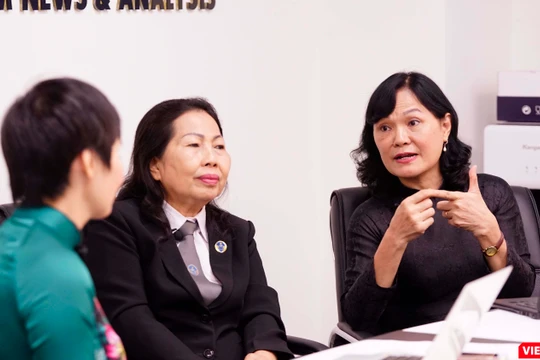 Nhà báo Hòa Bình (Tạp chí điện tử VietTimes), luật sư Trần Thị Ngọc Nữ và bác sĩ Nguyễn Lan Hải 