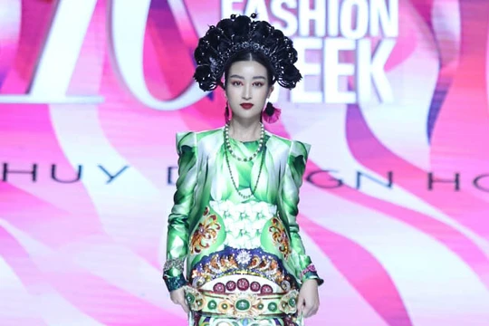 Hoa hậu Đỗ Mỹ Linh hóa thân thành nàng Mỵ Châu kiều diễm 