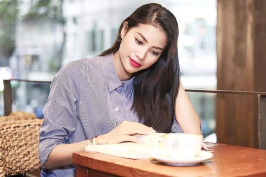 Hoa hậu Phạm Hương thể hiện nhiều chân dung khác nhau mỗi khi xuất hiện trước công chúng 