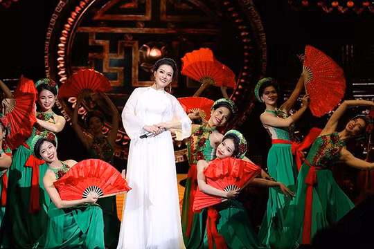 Tân Nhàn và ekip đã phải chi tới gần 5 tỷ đồng cho liveshow "Trở về"