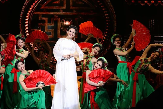 Tân Nhàn và ekip đã phải chi tới gần 5 tỷ đồng cho liveshow "Trở về"