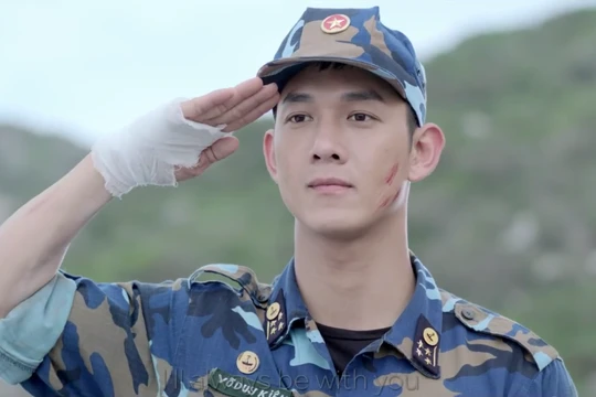Song Luân trong "Hậu duệ Mặt trời" Việt Nam với hình ảnh sắc áo lính gây ấn tượng 