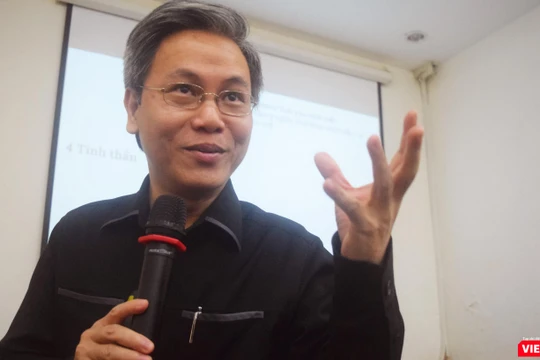 Viện trưởng Viện Giáo dục IRED, nhà giáo dục Giản Tư Trung đặt ra nhiều vấn đề tại tọa đàm sáng 22/5