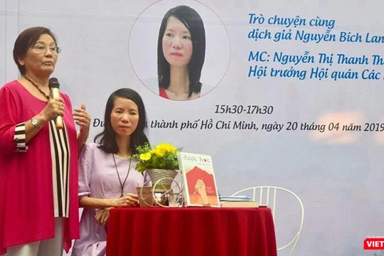 Nhà văn Dạ Ngân của "Gia đình bé mọn", "Người yêu dấu"... mong Bích Lan luôn khỏe mạnh để mỗi năm tiếp tục dịch thêm 2 cuốn sách mới.