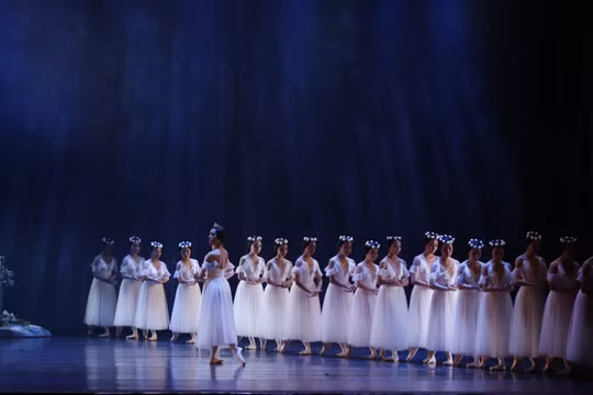 Nữ hoàng của các linh hồn Wilis và các nàng tiên trong vở múa Giselle