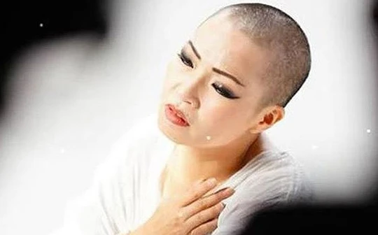 Ca sĩ Phương Thanh phản ứng mạnh chuyện bản quyền "Độ ta không độ nàng" (ảnh cắt từ clip phái sinh do Phương Thanh thể hiện) 