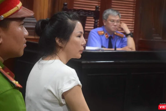 Bị cáo Vũ Thụy Hồng Ngọc đã thuê chém chồng - bác sĩ Chiêm Quốc Thái với giá 1 tỷ đồng 