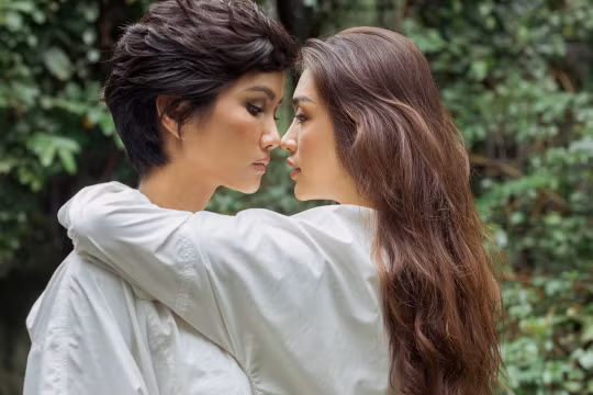 Hoa hậu H'Hen Niê và Á hậu Lệ Hằng 