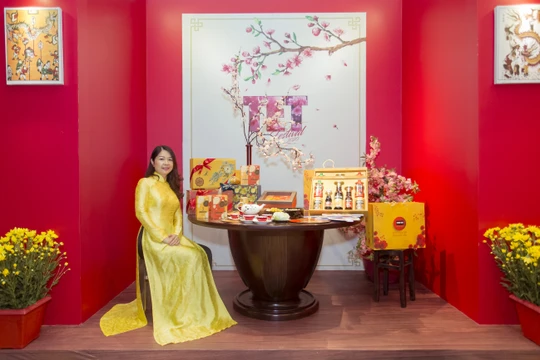 Gian hàng Tết Miền Bắc được mang vào Lễ hội Tết Việt 