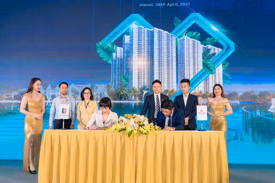 Đại diện MIKGroup và Tân Long Land ký kết hợp tác phân phối độc quyền dự án Imperia Smart City