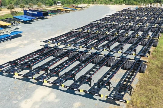 Lô sơmi rơmoóc tại bãi thành phẩm KCN THACO Chu Lai