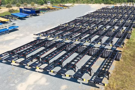 Lô sơmi rơmoóc tại bãi thành phẩm KCN THACO Chu Lai