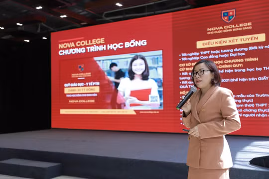 Thạc sĩ Nguyễn Thị Ngọc Quyên – Hiệu trưởng Trường Cao đẳng Nova giới thiệu về chương trình đào tạo và chương trình học bổng năm học 2021- 2022.