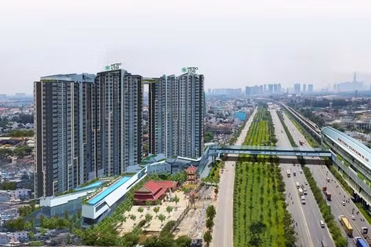 Metro Star có cầu bộ hành kết nối trực tiếp với ga Metro số 10