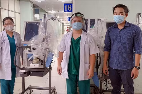 31 máy thở hiện đại do VPBank tài trợ đã được bàn giao cho các bệnh viện tại TPHCM và Long An ngay trong 2 ngày 19 - 20.7 (2)