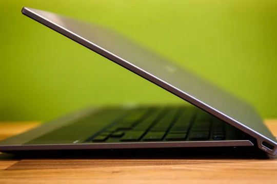 Laptop Asus Pro B9440