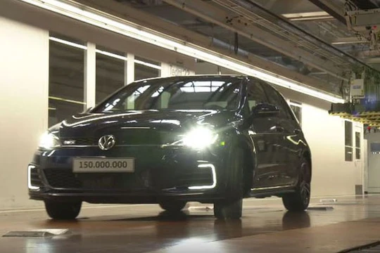 Volkswagen xuất xưởng chiếc xe thứ 150 triệu Ảnh: automobilemag.com