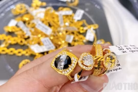 Người dân cần thận trọng khi tham gia giao dịch vàng