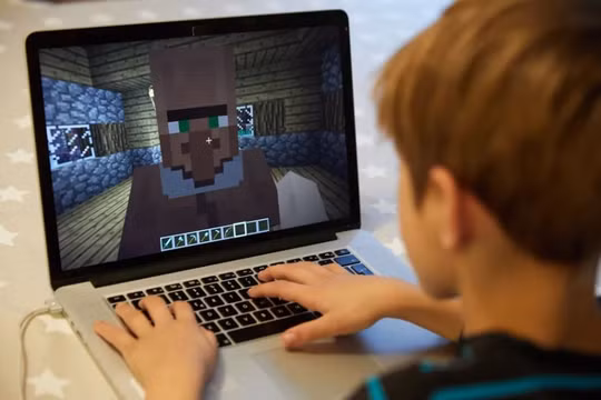 Minecraft là tựa game chính phủ Ba Lan lựa chọn để mở server cho người dân chơi (Ảnh: mashable.com)