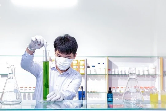 Bên trong phòng nghiên cứu, điều chế tại Detox Blanc