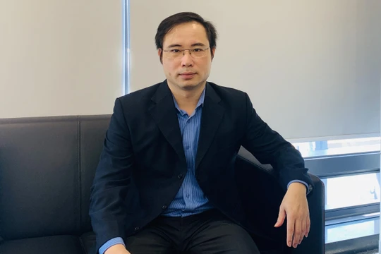 Ông Nguyễn Hữu Hạnh, Phó Cục trưởng Cục Tin học hóa