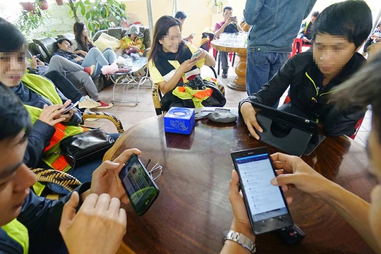 Việc xây dựng Bộ quy tắc ứng xử trên MXH, với nội dung cốt lõi là những chuẩn mực đạo đức về hành vi, ứng xử trên MXH là cần thiết trong bối cảnh hiện nay.