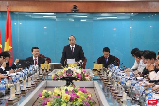 Thủ tướng đề nghị Bộ TT&TT nghiên cứu, cải tiến, đi đầu đổi mới tư duy, thử nghiệm cách làm mới.