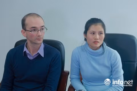 Vợ chồng Daniel Hauer.