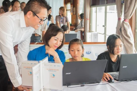 Chương trình hướng đến mục tiêu cung cấp kiến thức và kỹ năng giúp học sinh không những sử dụng công nghệ thành thạo mà còn có thể tạo ra công nghệ. Ảnh: Microsoft.