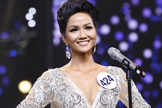 Cô gái người Ê đê - H’Hen Niê vừa đăng quang Hoa hậu Hoàn vũ Việt Nam 2017. Ảnh: HHHVVN