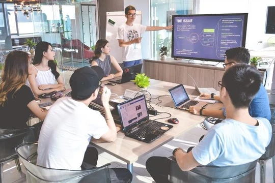 Các tổ chức, doanh nghiệp đều có thể tham gia để làm việc tốt hơn, nhanh hơn và thông minh hơn. 