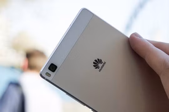 Người sử dụng cần để chế độ tự động cập nhật bản vá mới nhất của nhà sản xuất để tránh khả năng bị tấn công khai thác khi thiết bị có lỗ hổng. Ảnh minh họa: Cnet