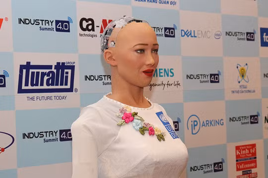 Robot Sophia tại Triển lãm Quốc tế về Công nghiệp 4.0