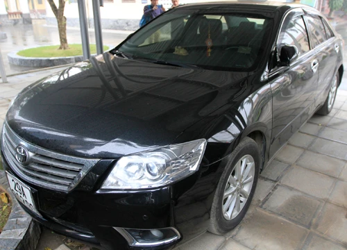 Chiếc ôtô cá nhân của Chủ tịch UBND huyện Quốc Oai được tìm thấy tại một bãi gửi xe. Ảnh: QL. Chiếc ôtô cá nhân của Chủ tịch UBND huyện Quốc Oai được tìm thấy tại một bãi gửi xe. Ảnh:QL.