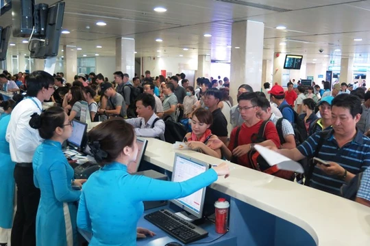 Trước những đợt nghỉ dài ngày, các quầy làm thủ tục tại Sân bay Tân Sơn Nhất gần như trong tình trạng quá tải. Ảnh: Cảng hàng không quốc tế Tân Sơn Nhất.